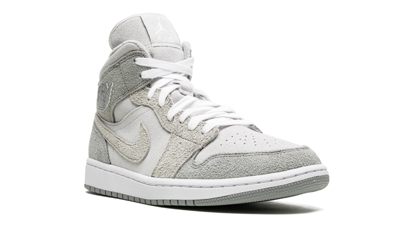 AIR JORDAN 1 MID SE WMNS "Grey Fleece" DO7139 002