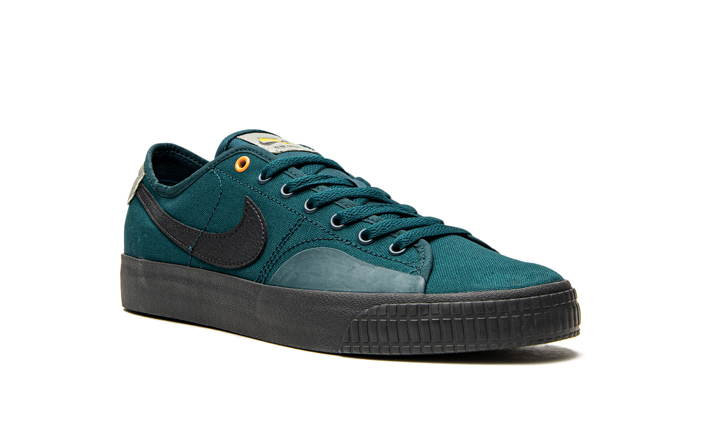 SB Blazer Court "Daan Van Der Linden" CZ5605 301