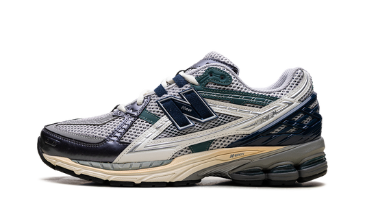 1906R "Silver Metallic / Deep Ocean" U1906ND