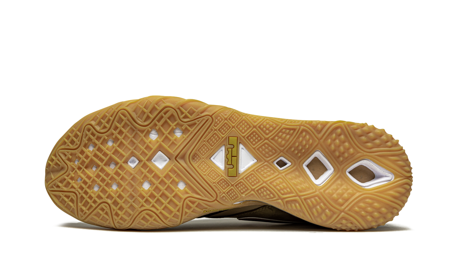 Lebron 18 Low "Atmos - Viotech" CW3153 200