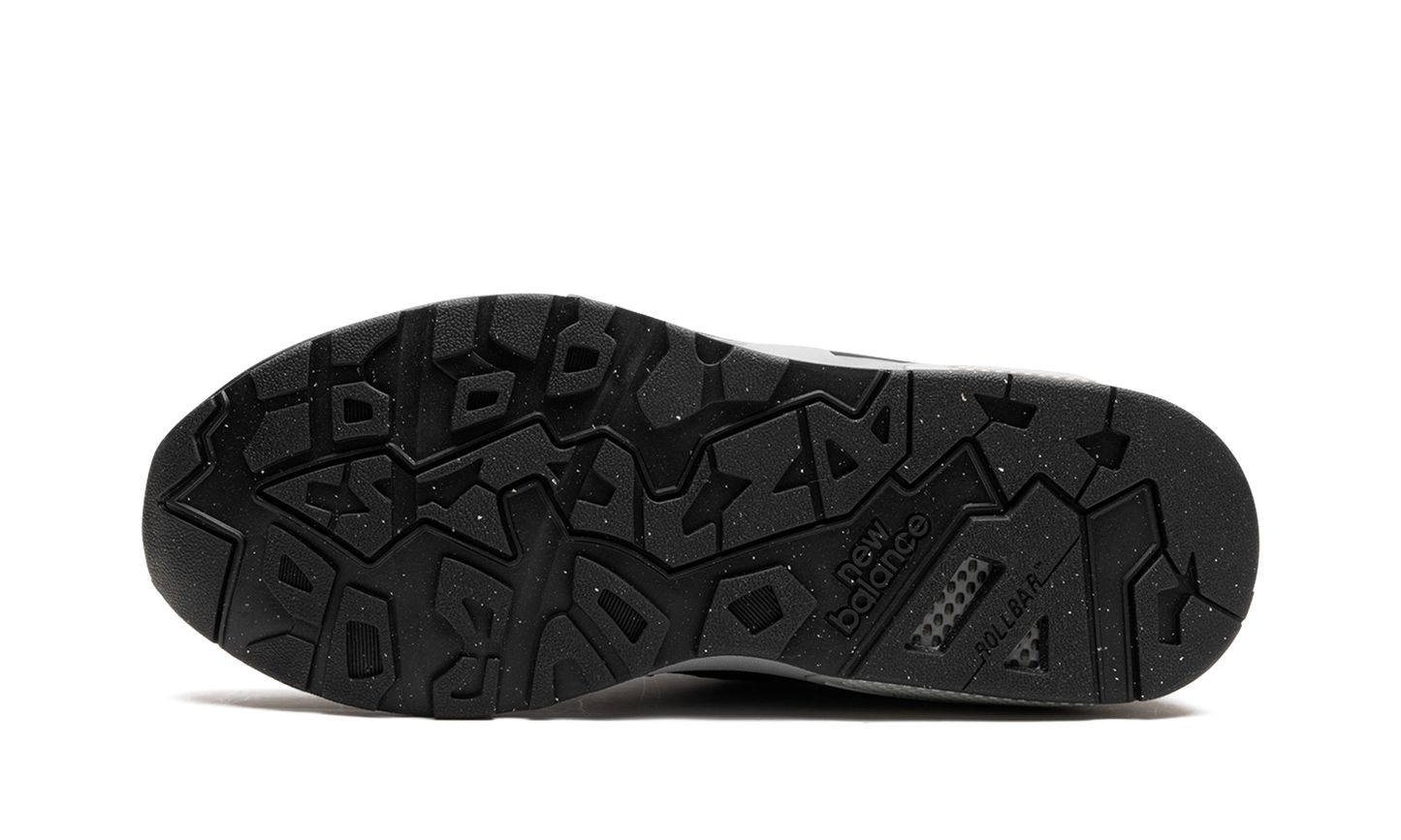 580 "Black Shadow Grey Silver Metallic" MT580MDB