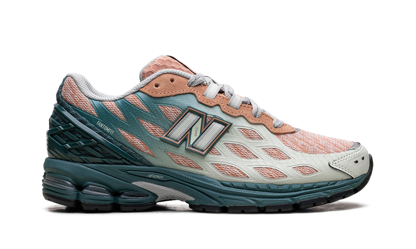 1906W "New Spruce Light Sparrow"