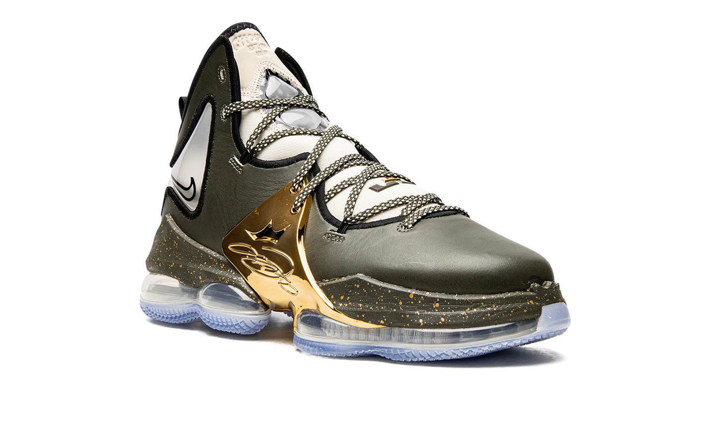 LeBron 19 "Chosen 1" DQ7548 301