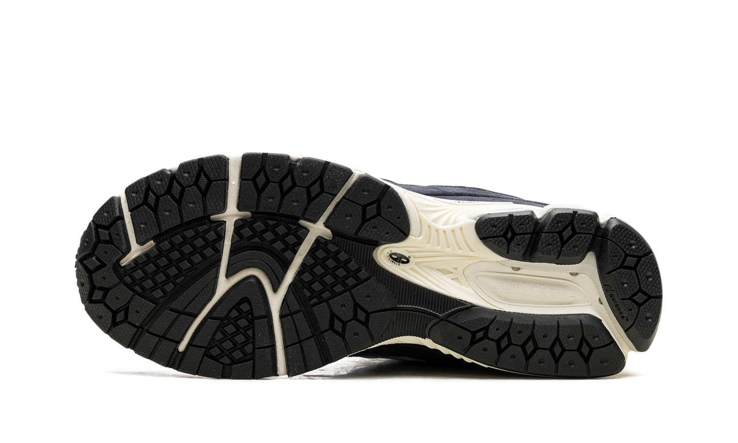 2002R "Blue Oasis" M2002RPB