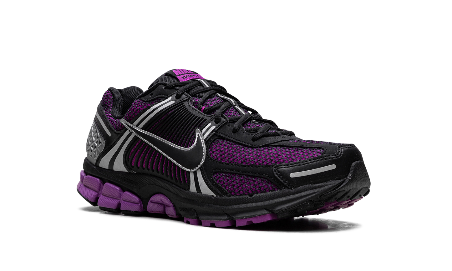 Zoom Vomero 5 "Black Vivid Purple" FB9149 500