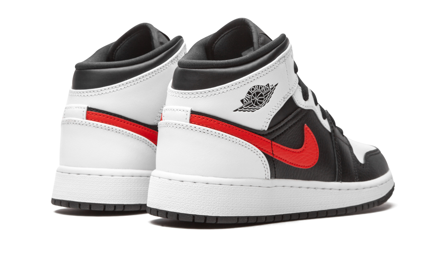 Air Jordan 1 Mid GS "Chile Red" 554725 075