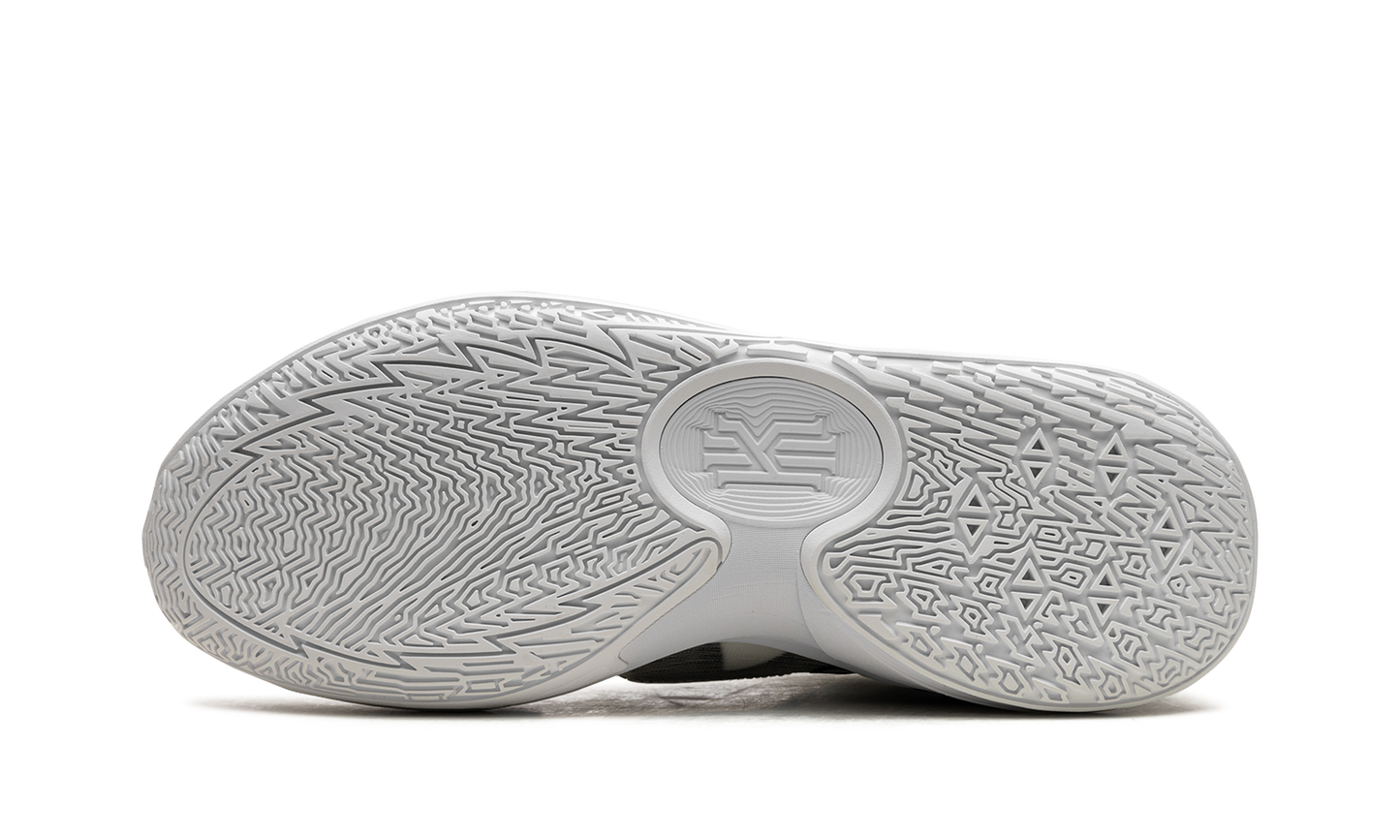 Kyrie 5 Low "White Wolf Grey Black" DJ6012 102