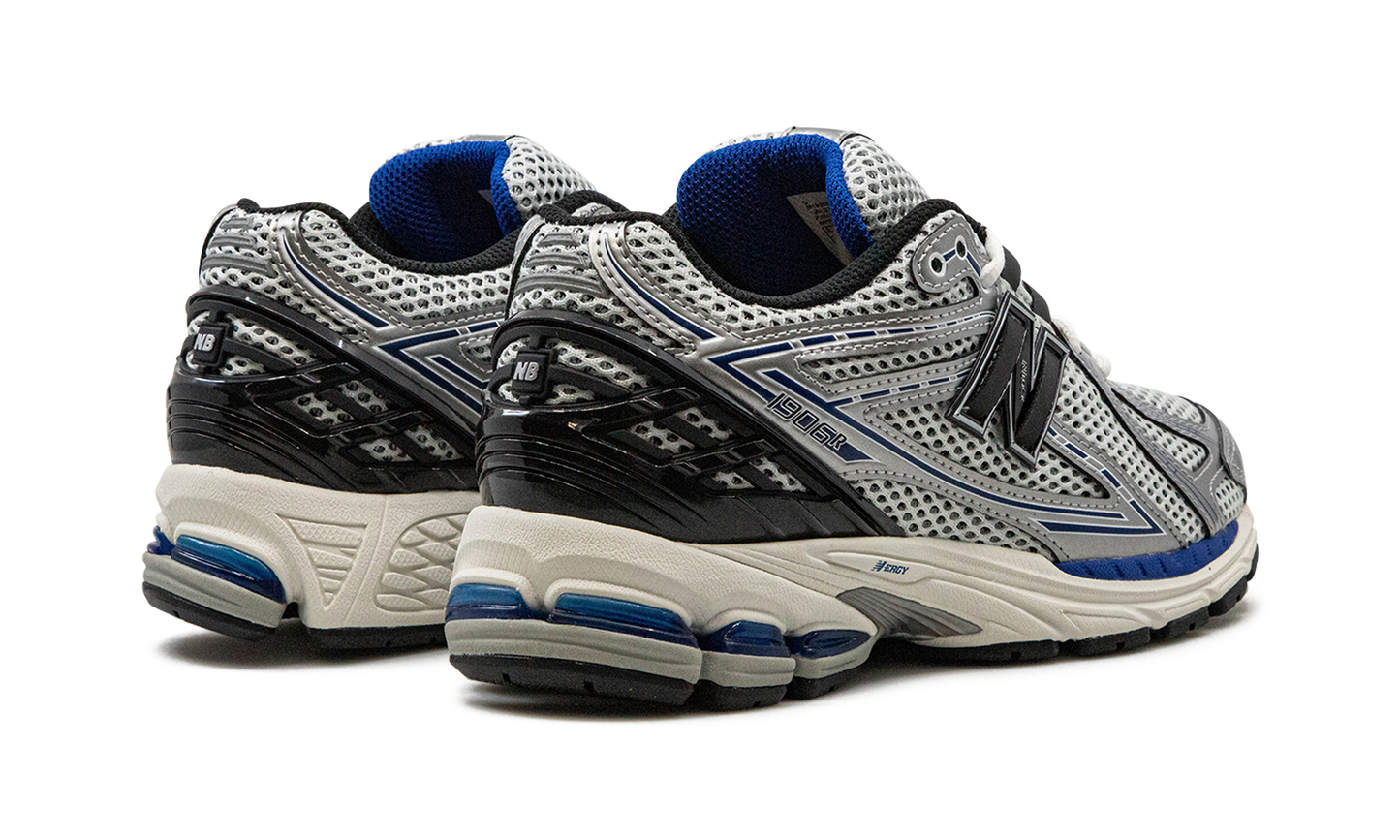 1906R "Silver Metallic" M1906RCD