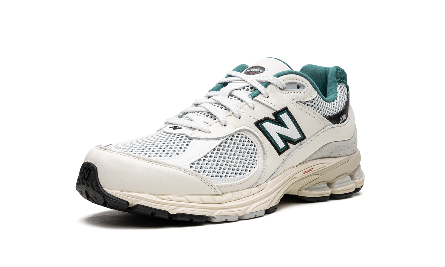 2002R "Sea Salt/Vintage Teal" M2002RVD