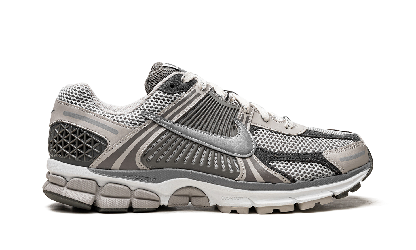 Zoom Vomero 5 "Iron Ore" FD0791 012