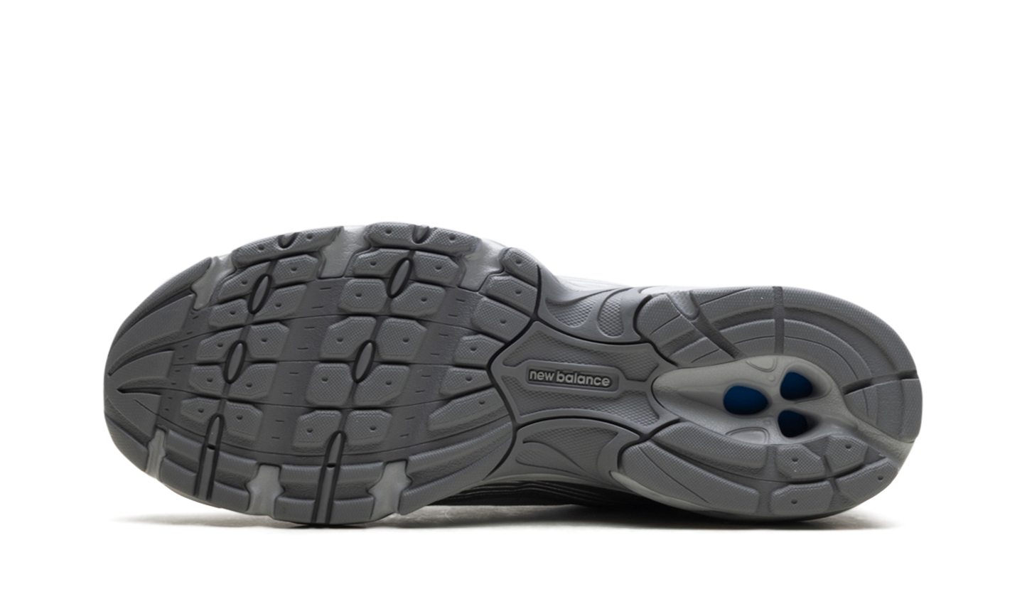 530 "Silver Metallic Raincloud Polka Dots" U530HFZ