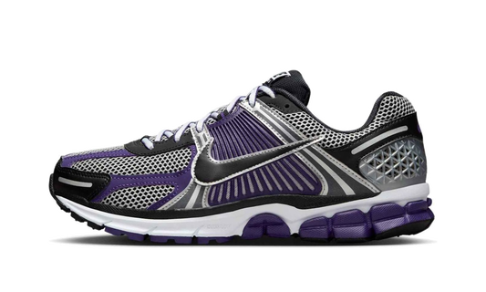 Vomero 5 "Metallic Silver / Court Purple" IM2220 095