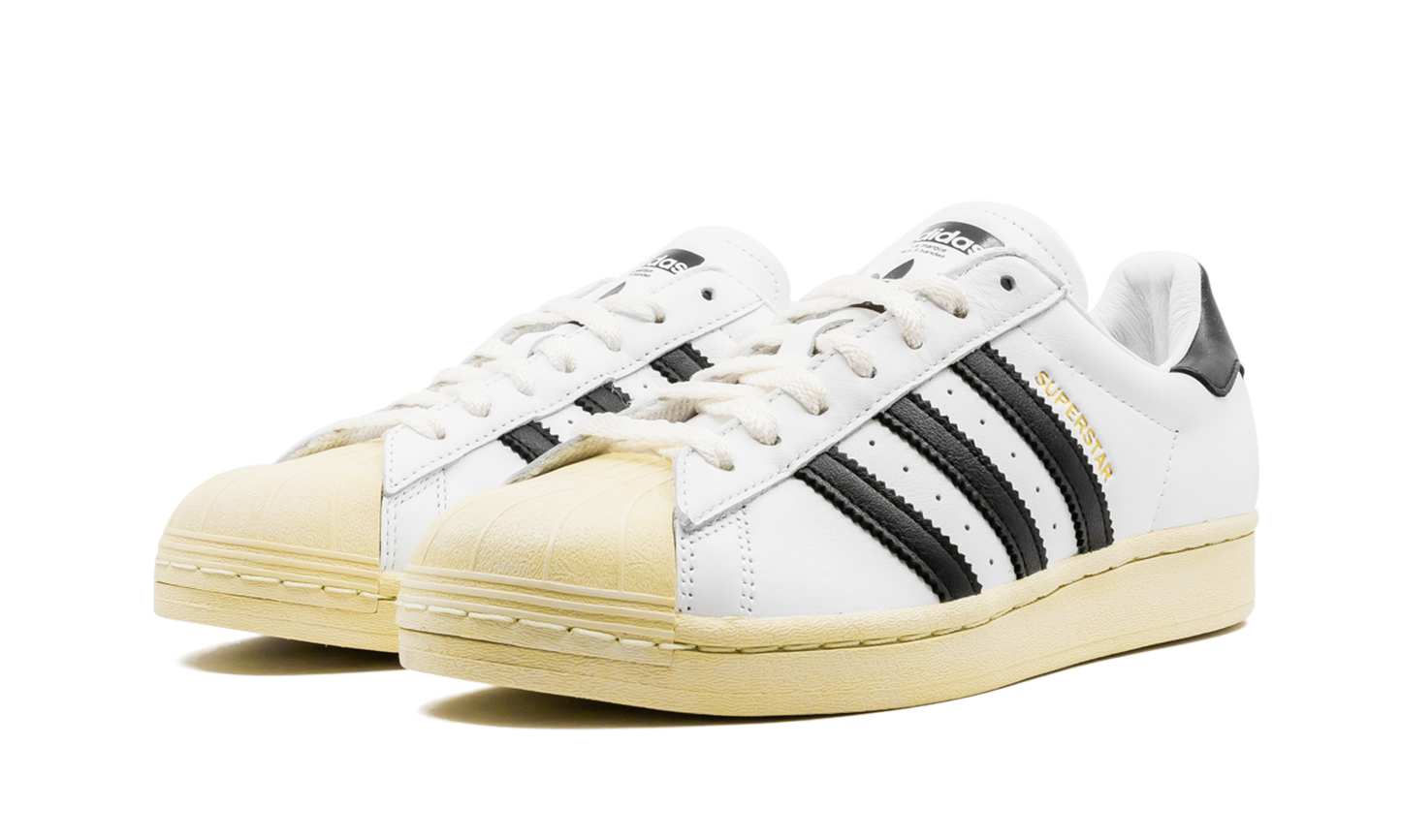 Superstar Premium "White / Black" FV2831