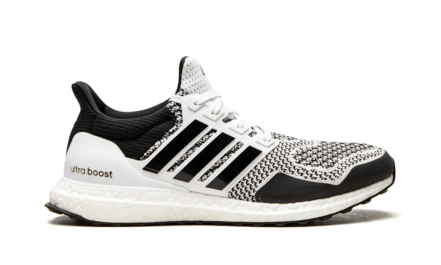 UltraBoost 1.0 DNA H68156