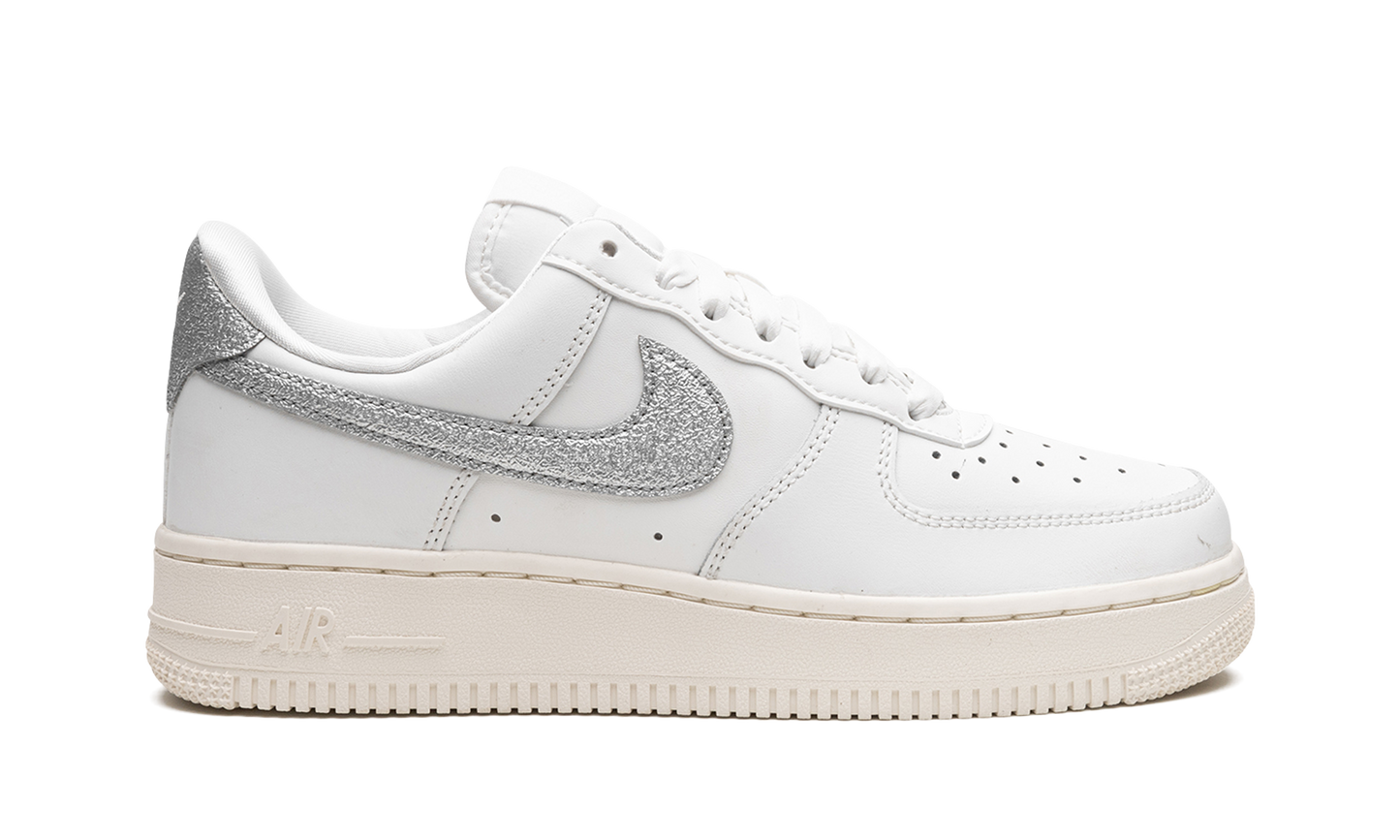 AIR FORCE 1 '07 MNS WMNS "Summit White Sail White Metallic Silver" DQ7569 100