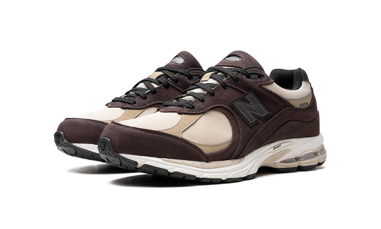 2002R "Black Coffee" M2002RXQ