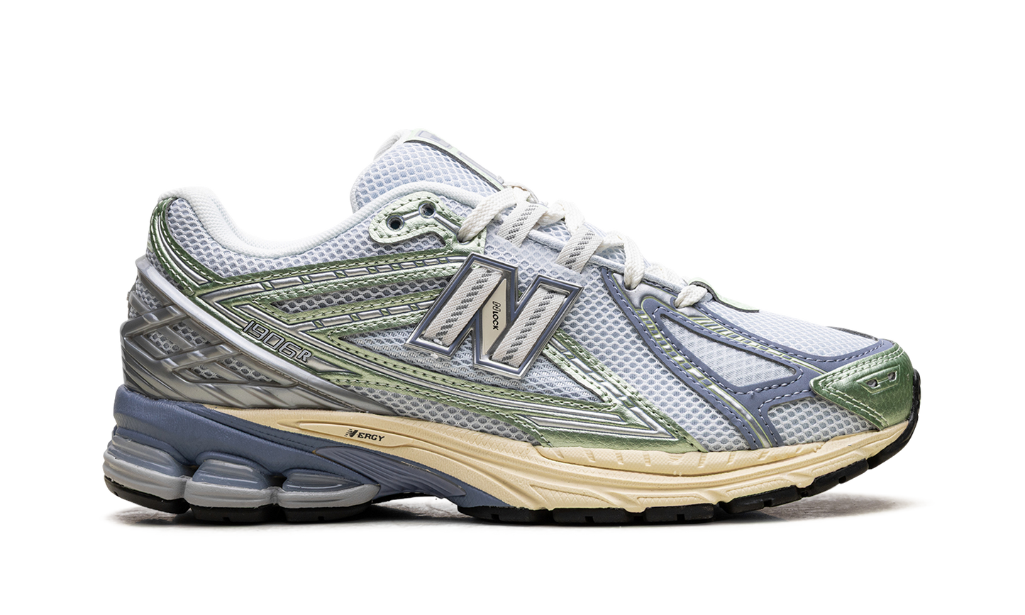 1906R "Metallic Green Blue" U1906RNE