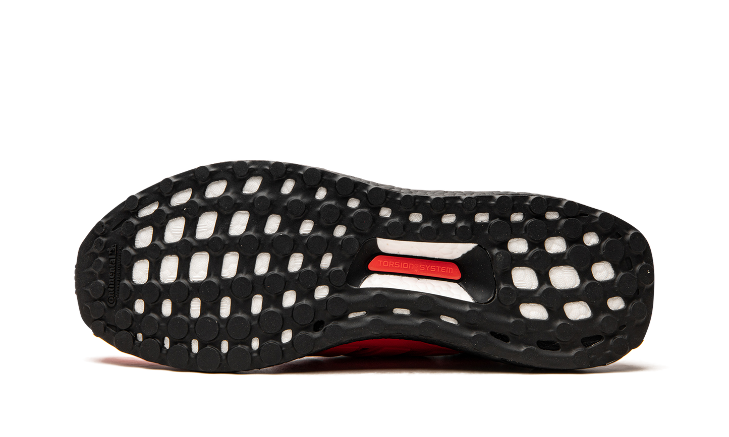 UltraBoost 5.0 DNA "Solar Red / Core Black"