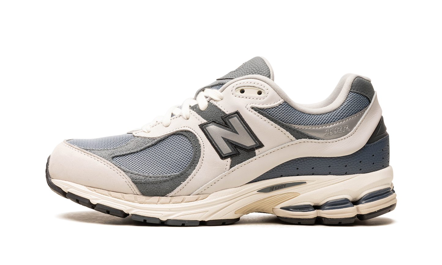 2002R "atmos - Cybernetics Blue" M2002RAN