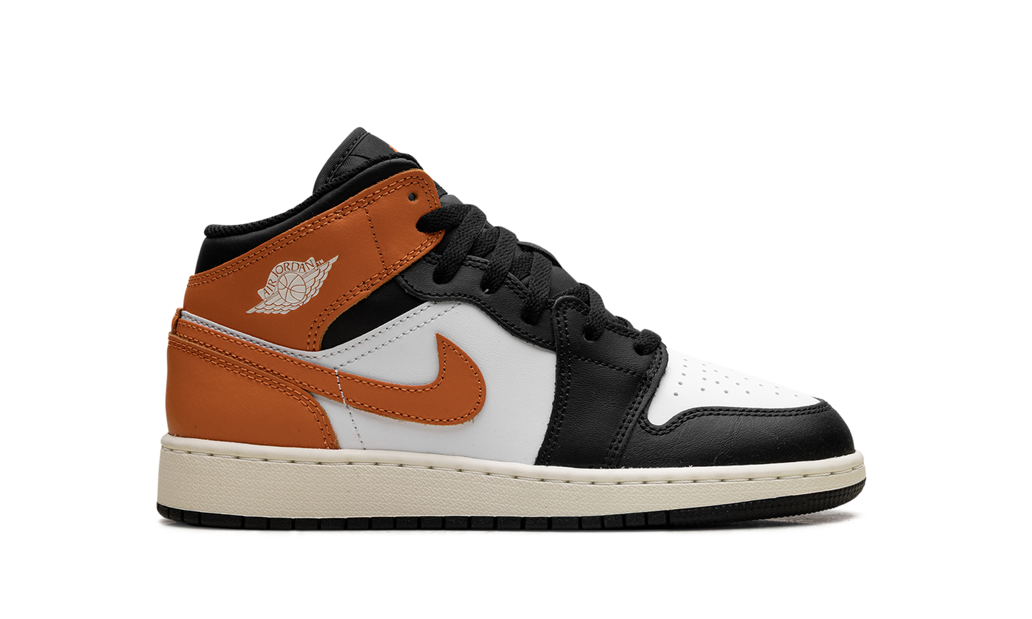 Air Jordan 1 Mid GS "Starfish Black Toe" DQ8423 801