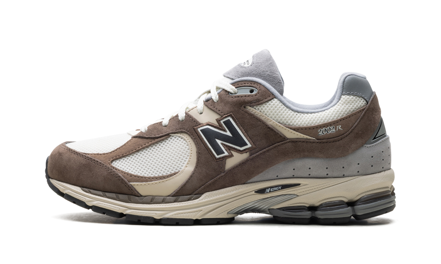 2002R "Emerging Brown" M2002RFZ