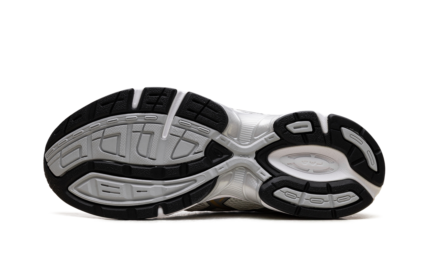 ASICS GEL-1130 "Lapstone & Hammer" 1203A582 100