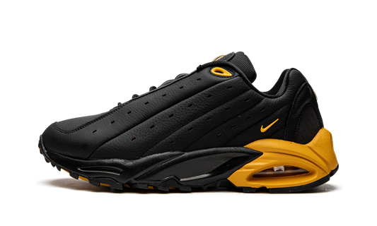 Hot Step Air Terra x NOCTA "Black University Gold" DH4692 002