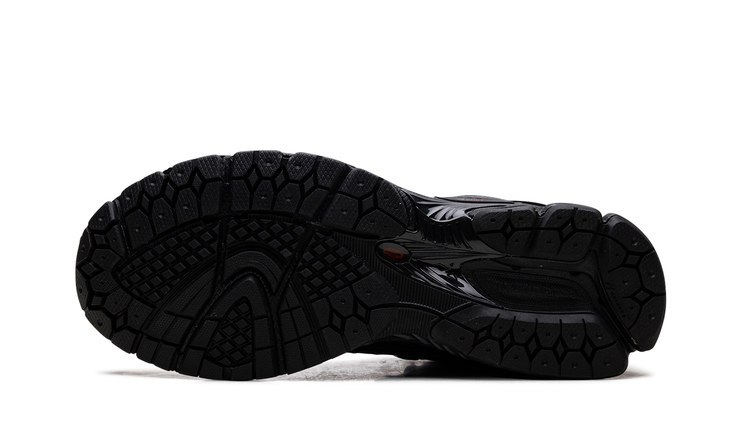 1906R "Black Magnet" M1906RNB