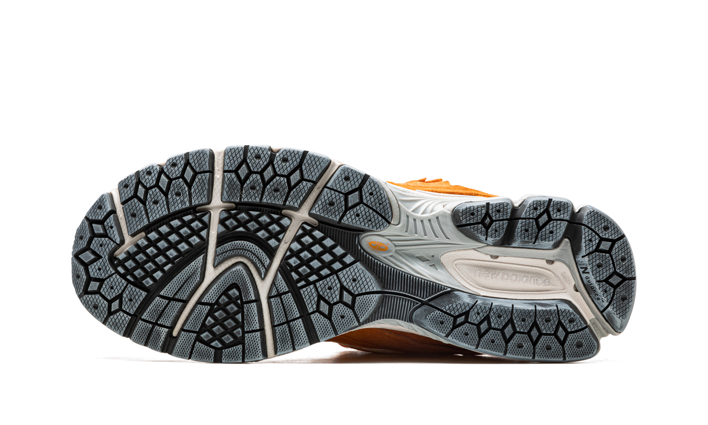 2002R "Protection Pack - Vintage Orange"