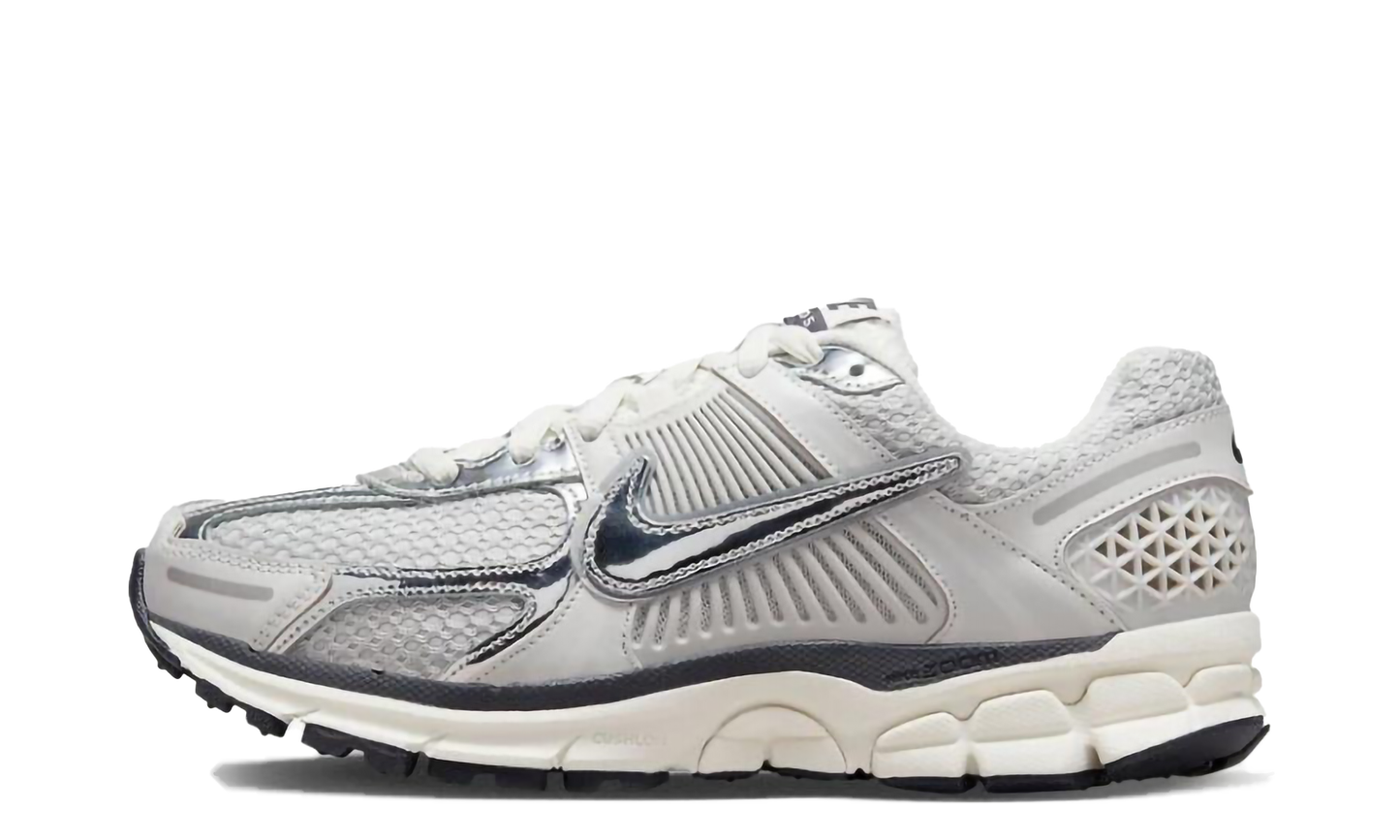 Zoom Vomero 5 WMNS "Photon Dust Metallic Silver" FD0844 025