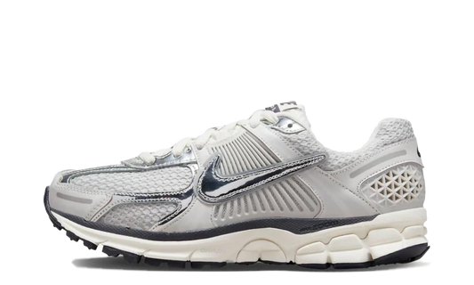 Zoom Vomero 5 WMNS "Photon Dust Metallic Silver" FD0844 025