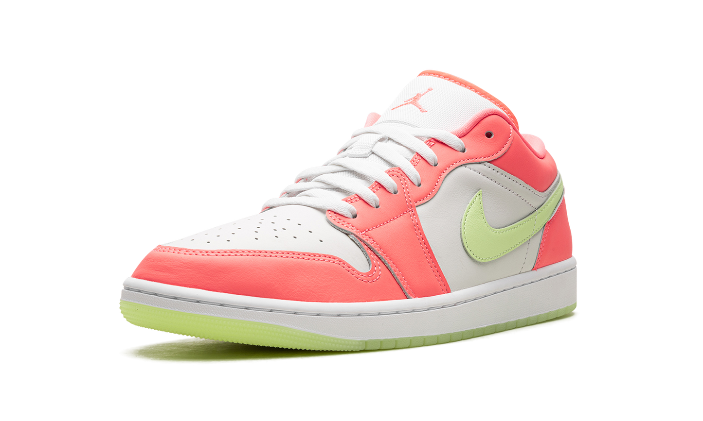Jordan 1 Low SE "Lava Glow" FN6772 671