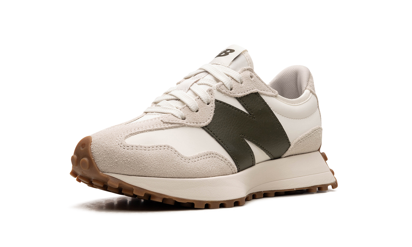 327 "Moonbeam Oak Leaf Green" MS327ASN