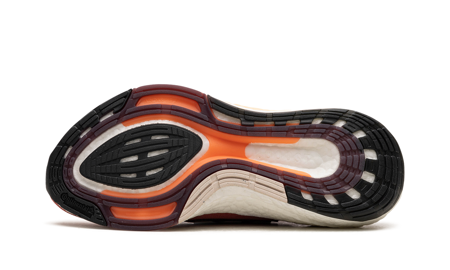 ULTRABOOST 22 WMNS "Wonder Red Bliss Orange"