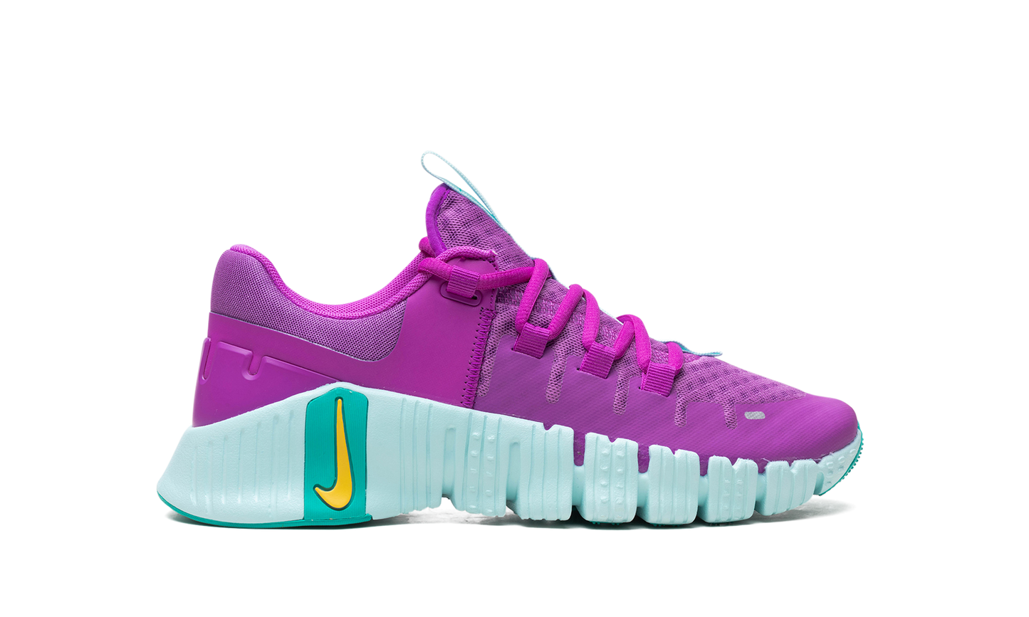 Free Metcon 5 WMNS "Hyper Violet" DV3950 501