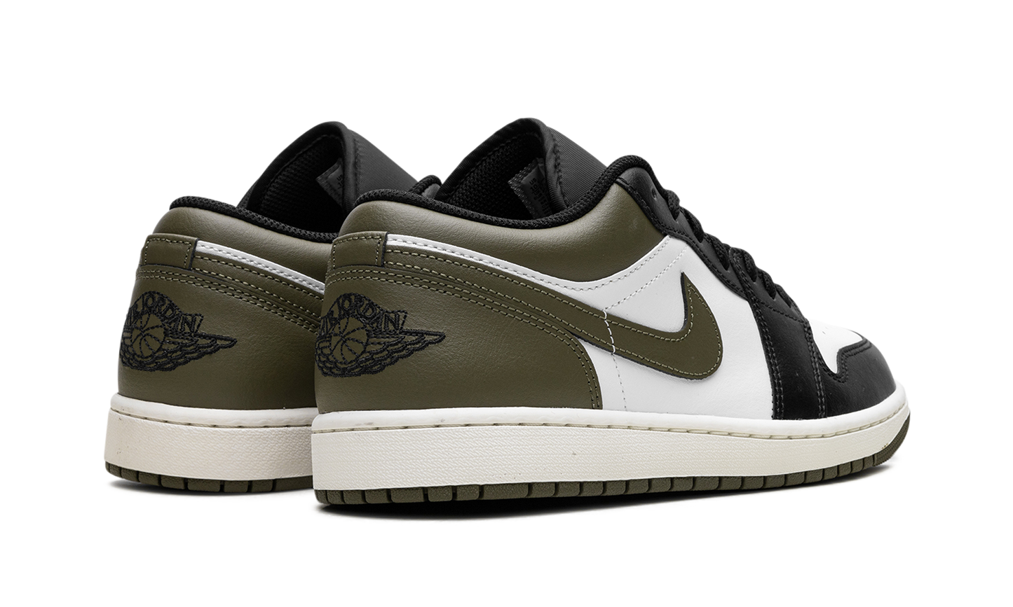 Air Jordan 1 Low "Black Toe Medium Olive" 553558 092