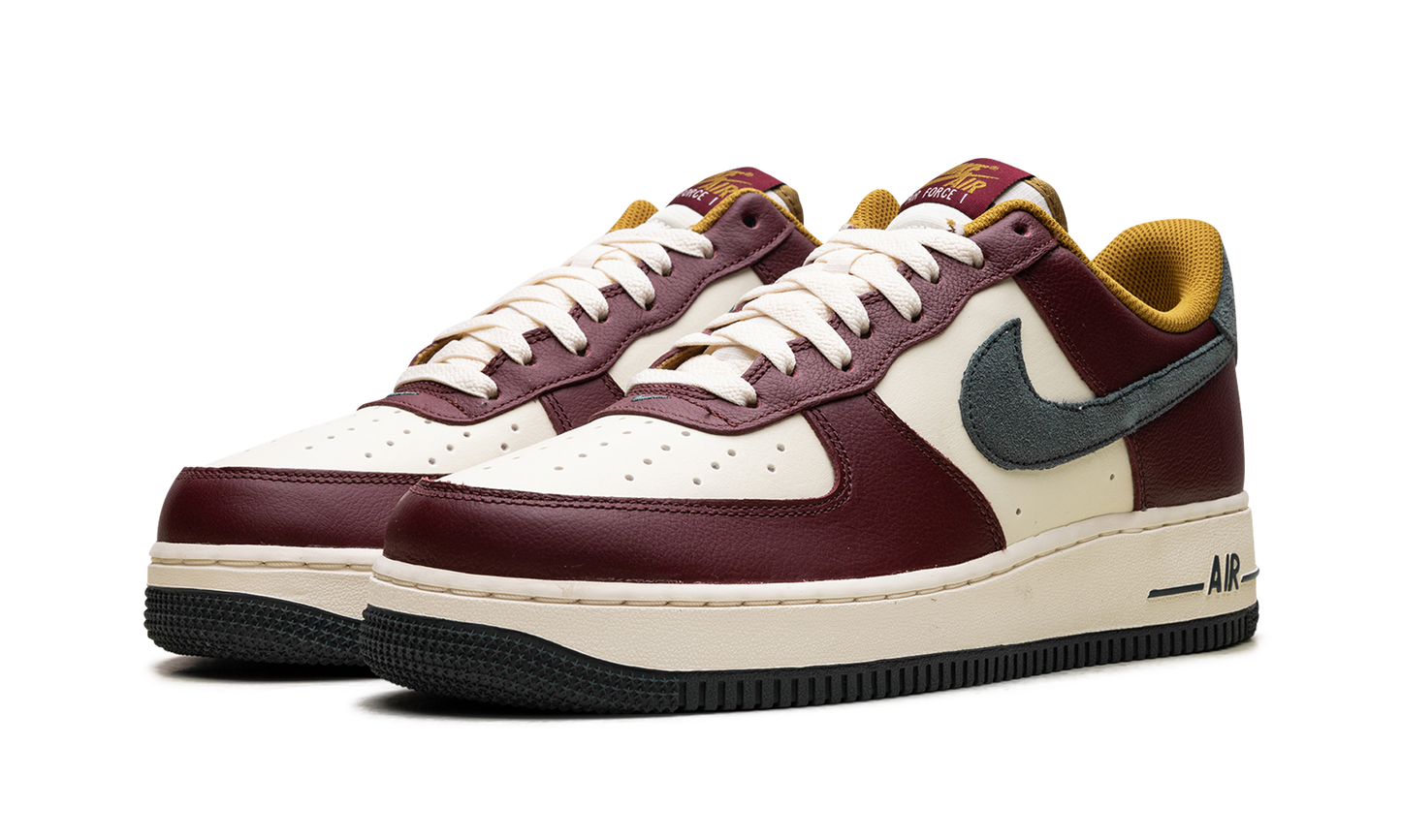 Air Force 1 "Dark Team Red Vintage Green" HQ3612 113