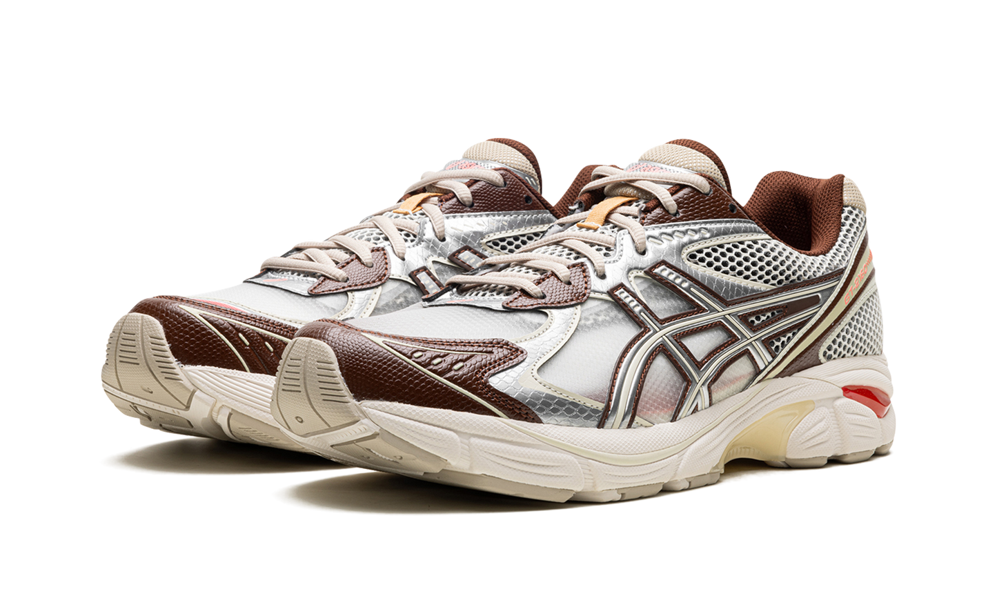 GT-2160 "Above the Clouds - Cream / Chocolate Brown" 1203A654 100