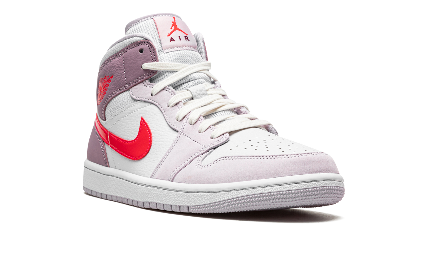 AIR JORDAN 1 MID WMNS "Valentine's Day 2022" DR0174 500