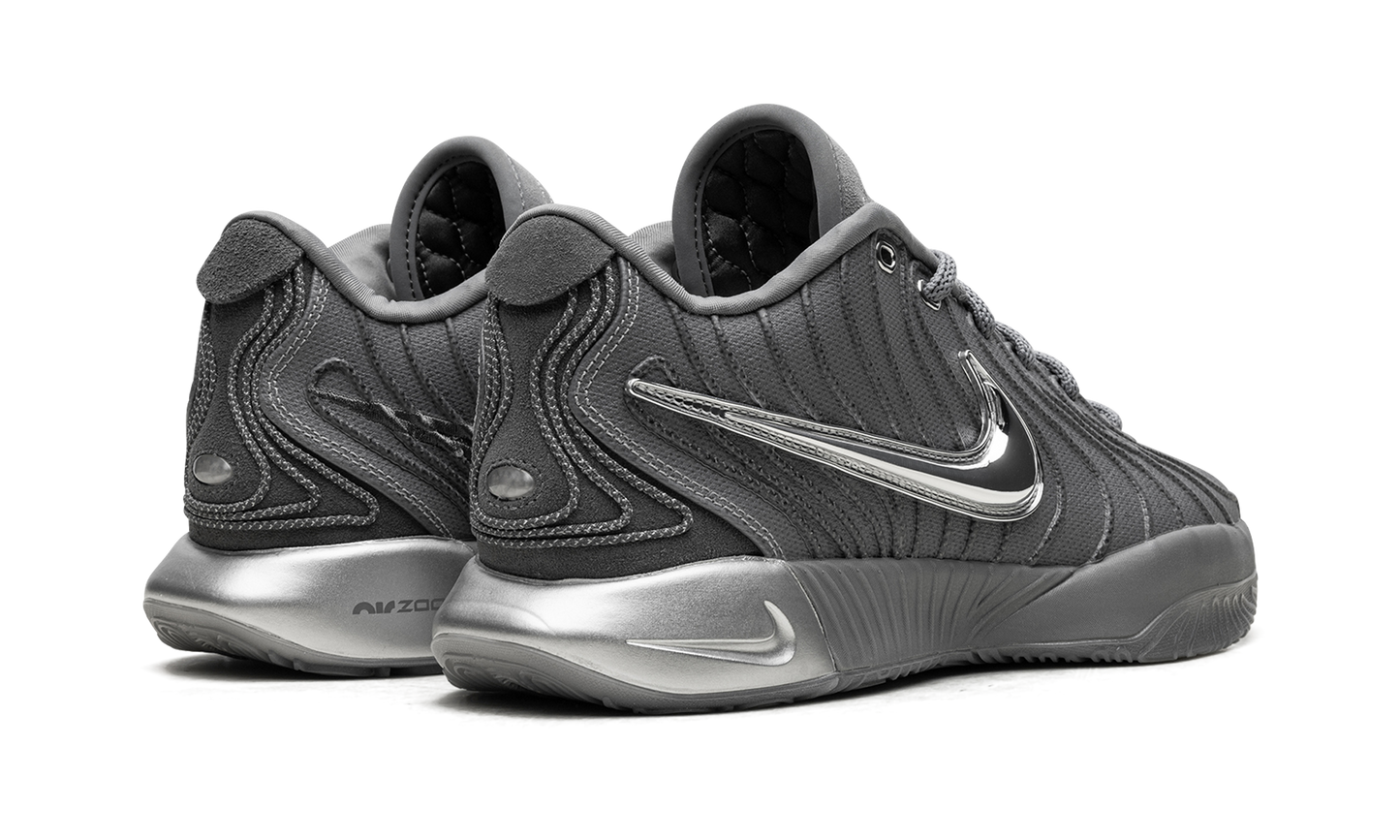 LeBron 21 "Cool Grey" HF5353 001
