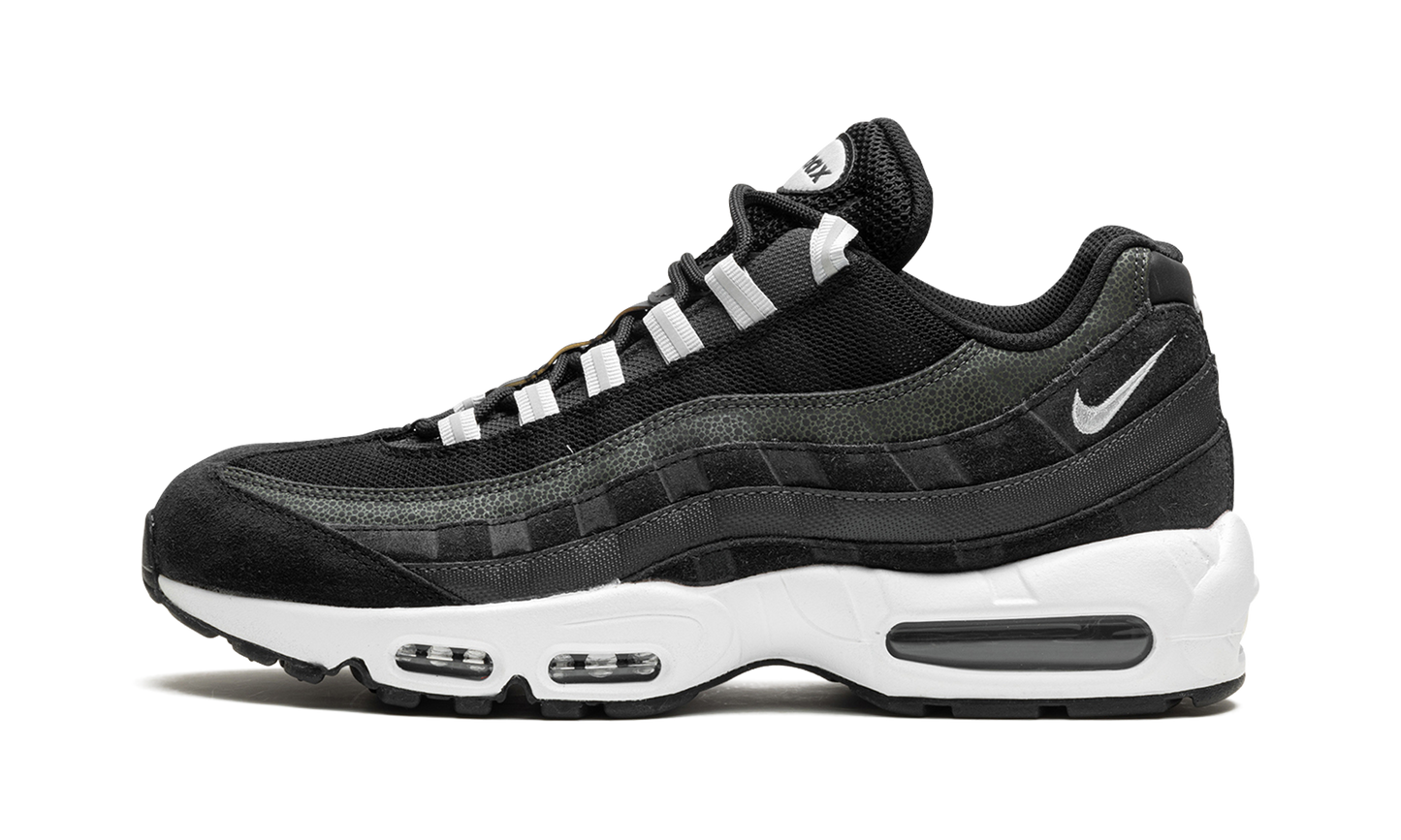 Air Max 95 "Black / Pure Platinum" DM0011 009