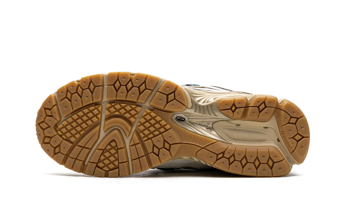 1906R "White Green Cream" M1906RQ