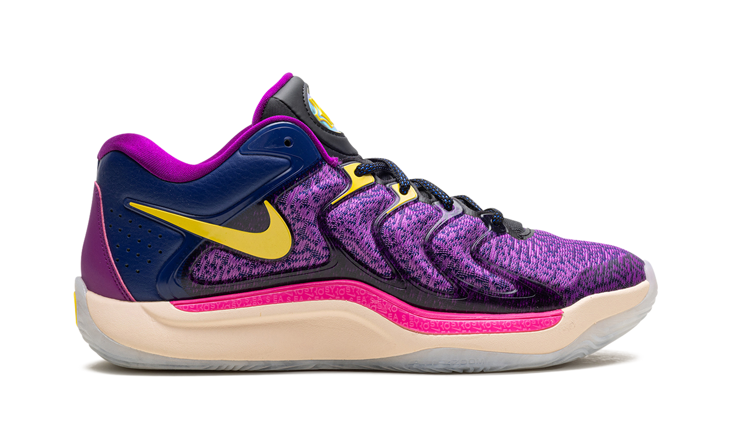 KD 17 "Travel Ball" FJ9487 400