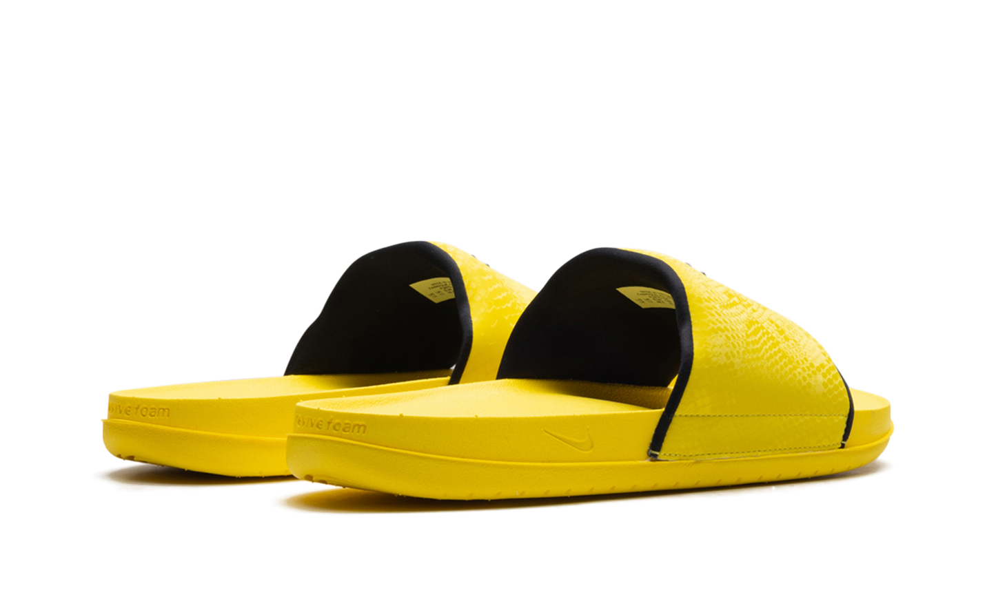 Kobe Offcourt Slide "Lightning" IF2870 700