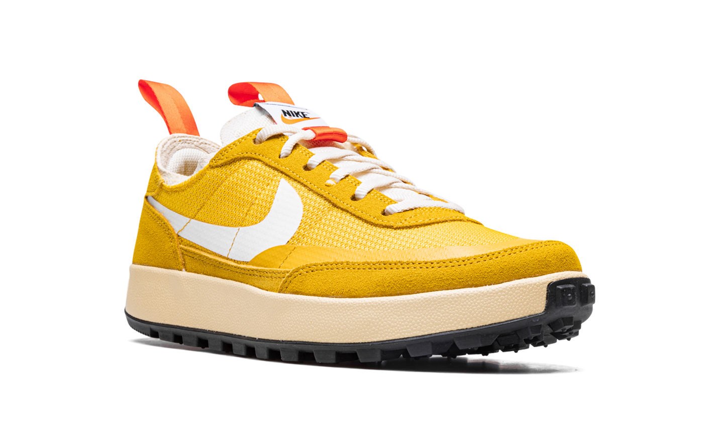 GENERAL PURPOSE SHOE WMNS "Tom Sachs - Dark Sulfur" DA6672 700