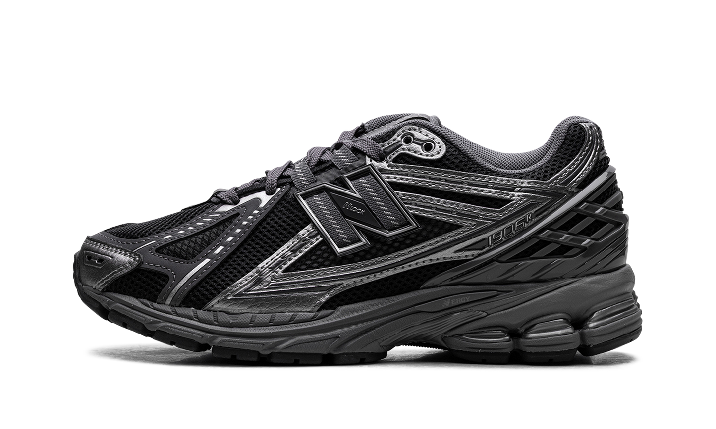 1906R "Phantom Dark Grey Metallic Silver" M1906RES