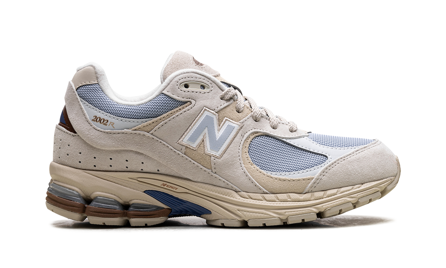 2002R "Sandstone" M2002RBZ