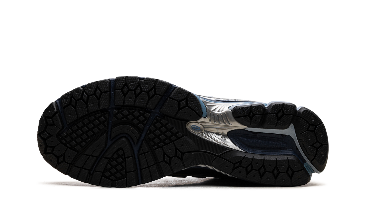 1906R "White Silver Blue" U1906RNJ