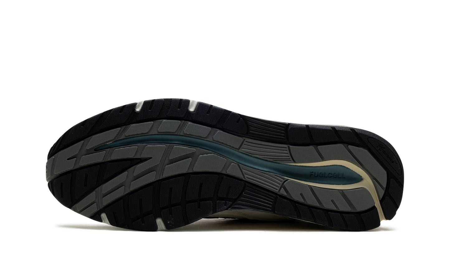 991v2 "MiUK Kith Madison Square Garden" U991KT2