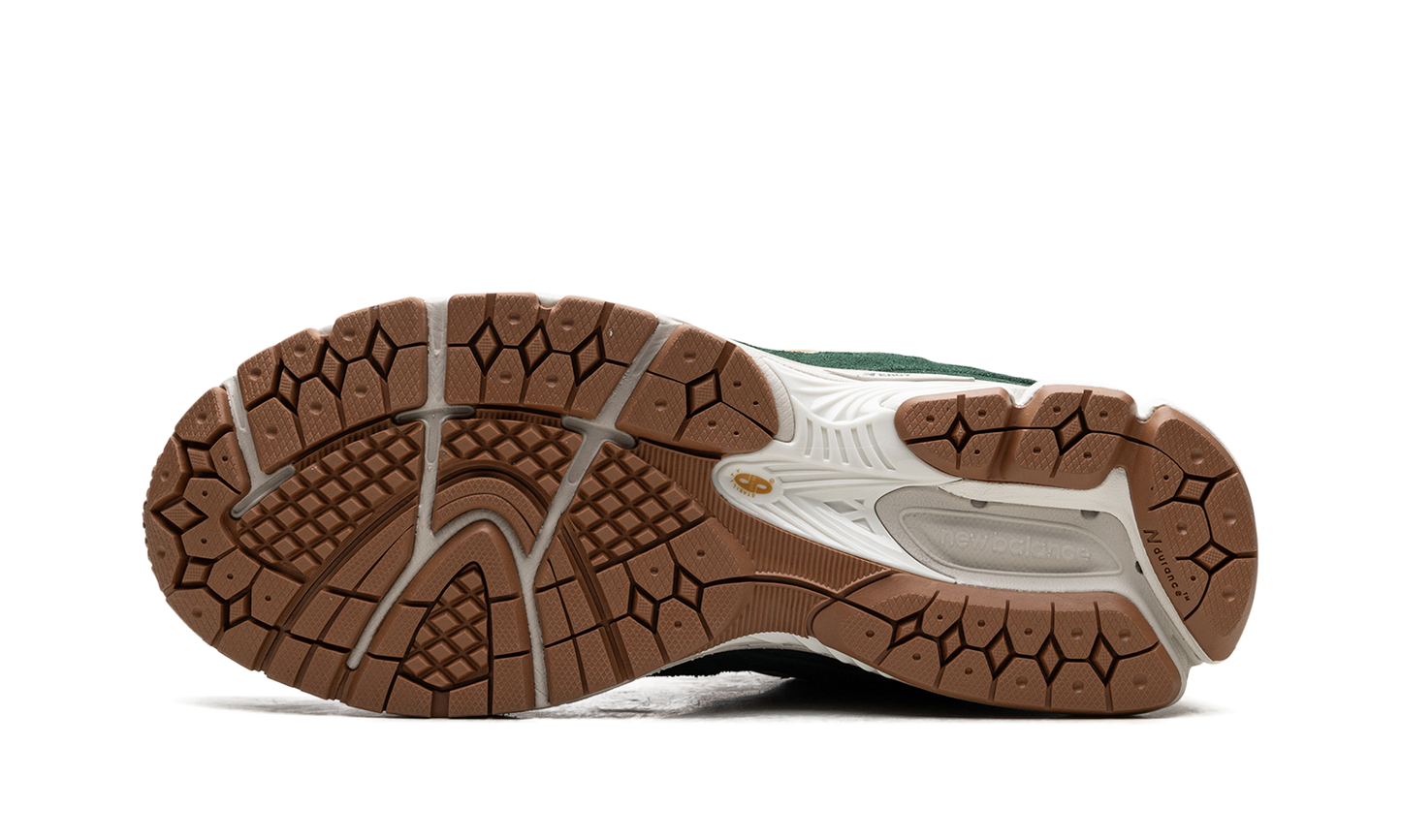 2002R "ASOS Exclusive Green" M2002RAC